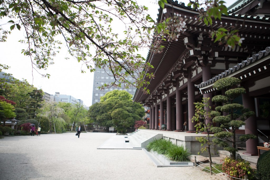 福岡博多で無料で巨大な大仏が見れるお寺-東長寺