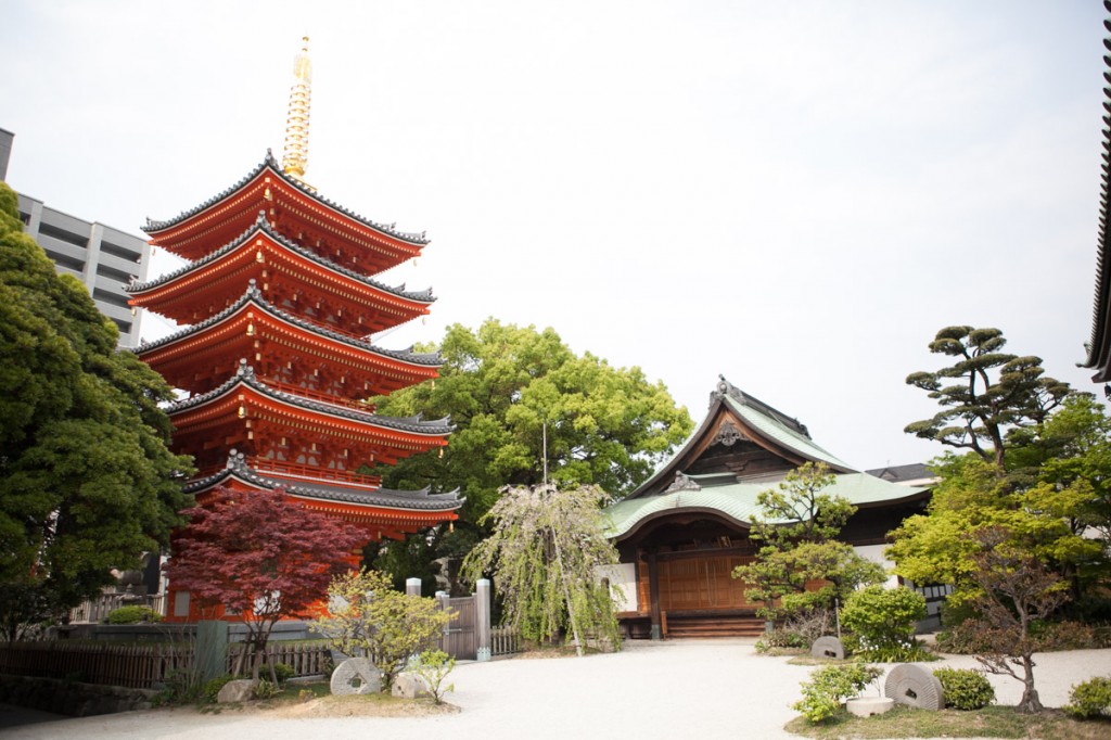 福岡博多で無料で巨大な大仏が見れるお寺-東長寺