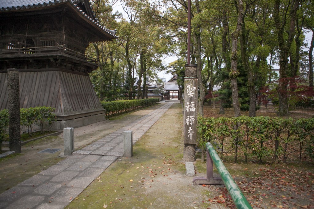 Let me introduce a temple in Fukuoka, Shofukuji
